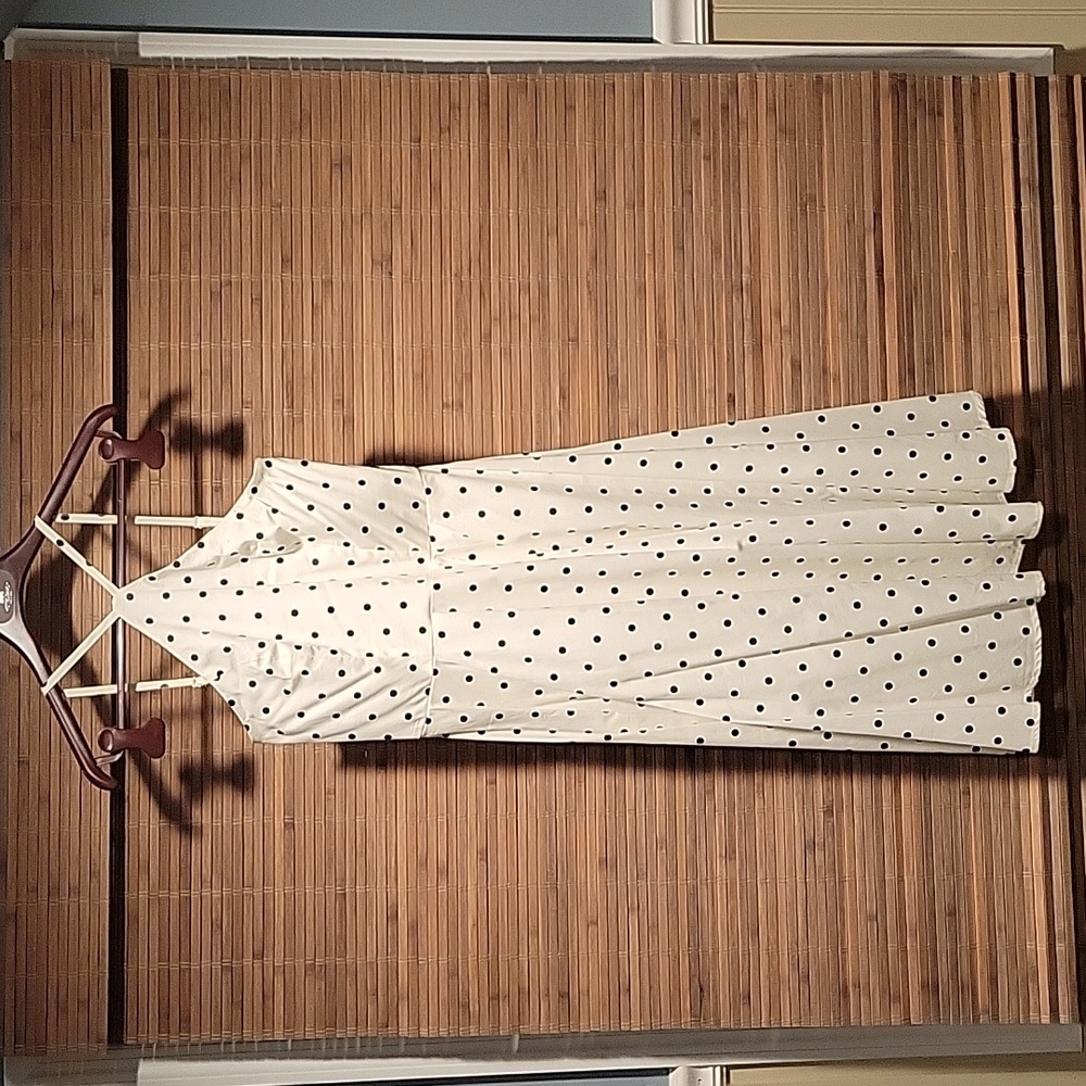 Sleeveless, Black and White Polka Dot Halter Dress, Size 4 - Picture 3 of 4